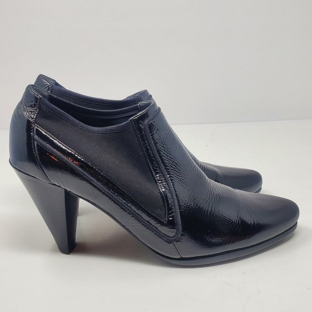 Saks Fifth Avenue Black patent leather stretchy heeled bootie Size 7
